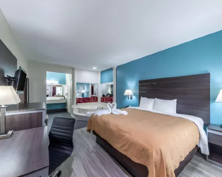 Quality Inn & Suites Canton Hoteles en Canton