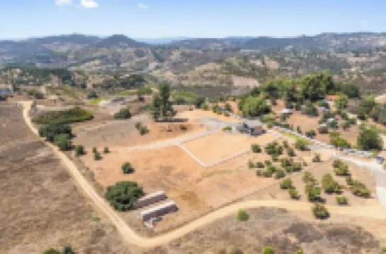 風景甲板帶日落景觀靠近特曼庫拉酒莊Estrada Ranch by Avantstay 彩虹酒店