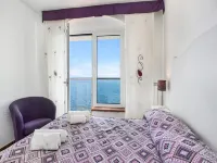 Villa in Cala Canyelles with Sea Views & Pool Отели в г. 