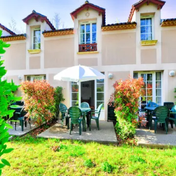 Duplex in Monflanquin Near Scenic Lake