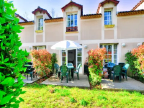 Duplex in Monflanquin Near Scenic Lake