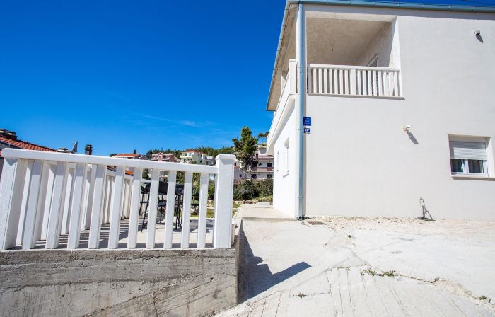 Apartments Magdales - Two Bedroom Apartment with Balcony A1