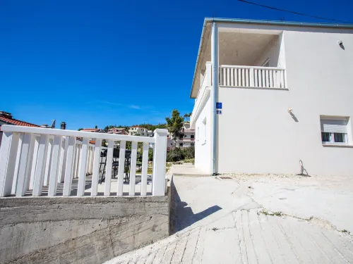 Apartments Magdales - Two Bedroom Apartment with Balcony A1 Hotels in Duće