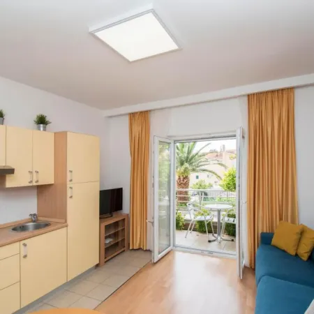 Apartments Antonio - One Bedroom Apartment with Balcony - 1 Hotels in Tučepi
