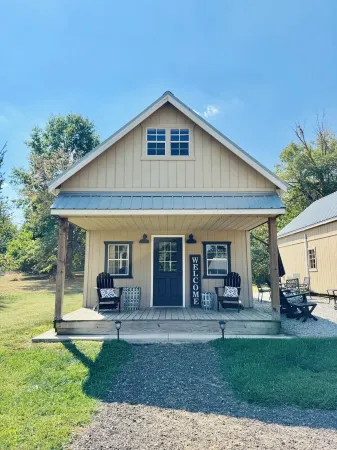 Waterfront Cabin Deep in Nature