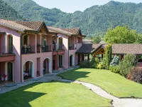 Apartment by Lake Idro with Mountain Views Hotels in Idro