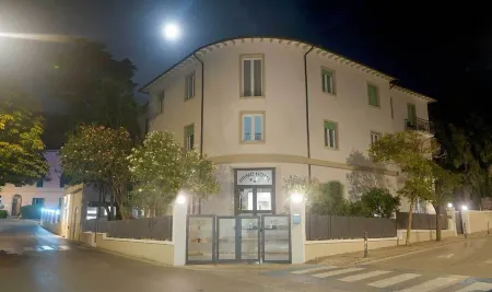 Primo Hotel Отели рядом с достопримечательностью «Capo Bianco»