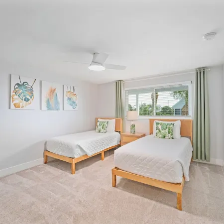 BEST LOCATION! NORTH END OF ANNA MARIA, FL STEPS TO BEACH & DINING - UPPER UNIT
