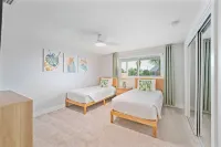 BEST LOCATION! NORTH END OF ANNA MARIA, FL STEPS TO BEACH & DINING - UPPER UNIT