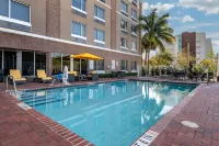 Cambria Hotel Ft Lauderdale, Airport South & Cruise Port - Swimmingpools