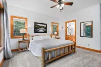 Rogers' Retreat - On The Eagle River Chain With Boat Rental