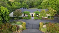 Glen Ellen Escape by Avantstay 5Br Retreat w/ Pool, Hot Tub, Hammocks & Vineyard Views