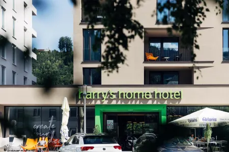 Harry's Home Bischofshofen Hotel & Apartments Отели в г. Гемайнде Верфенвенг