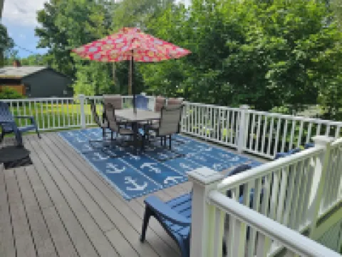 Taigh Loch - Lakes Region Retreat! Hotels in Alton