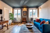 Impressive 4 bedroom apartment in front of Pitti Palace. Piazza Pitti I 佛羅倫斯酒店