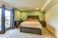 Deep Creek Lake Townhome w/ Deck & Water Views - 3-Star