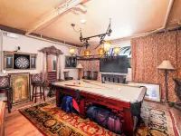 Sleeps 10 - Private house with 110’ of Deep Water Dockage, Pool, Hot Tub & more!