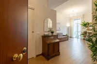 [Elegant Lawn Escape 1] Your Gateway to Florence