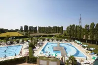 Green Garden Resort - Smart Hotel