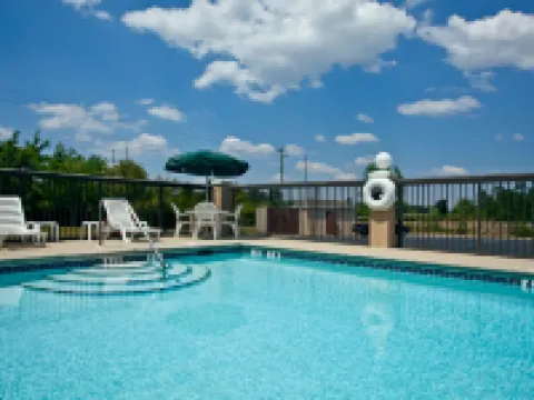 Holiday Inn Express & Suites MILTON EAST I-10 by IHG Hoteles en Milton