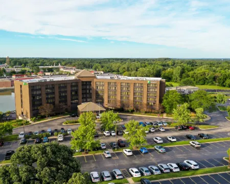 Holiday Inn CHICAGO NW CRYSTAL LK CONV CTR by IHG Hoteles en Condado de McHenry