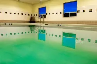 Holiday Inn & Suites LLOYDMINSTER by IHG - Pools