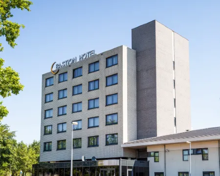 バスティオン ホテル ブレダ ブレッダのホテル