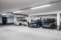 elaya hotel augsburg, trademark collection by Wyndham - ที่มีที่จอดรถ