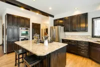 Hot Tub and Ski Shuttle Forested Breckenridge Home! - Spa