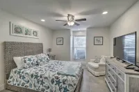 Pool & Tennis: Walkable Fernandina Beach Escape - Kæledyr tilladt
