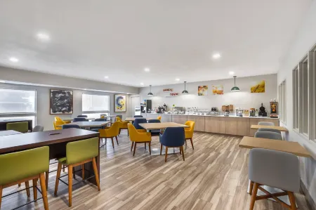 Comfort Inn Bettendorf - Quad Cities Отели в г. Давенпорт