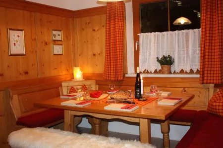 * Vacation at the Mountain Farm "Reutl" * Apartment for 1 - 8 Pers * Sauna * Ski Bus *