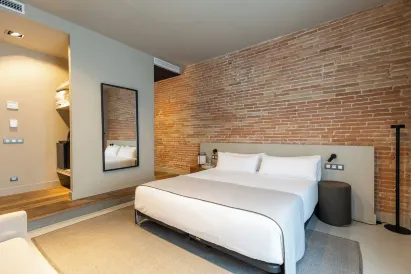 Colectia Stays Pau Claris