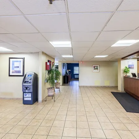 Motel 6 Milwaukee, WI - Glendale