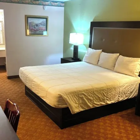 Victorian Inn By OYO Whitesboro US Hwy 82
