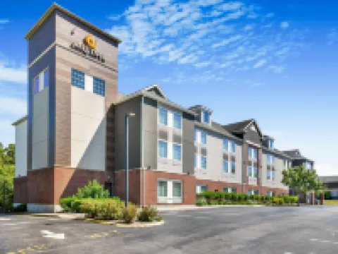 La Quinta Inn & Suites by Wyndham Stonington-Mystic Area Hotels in Stonington