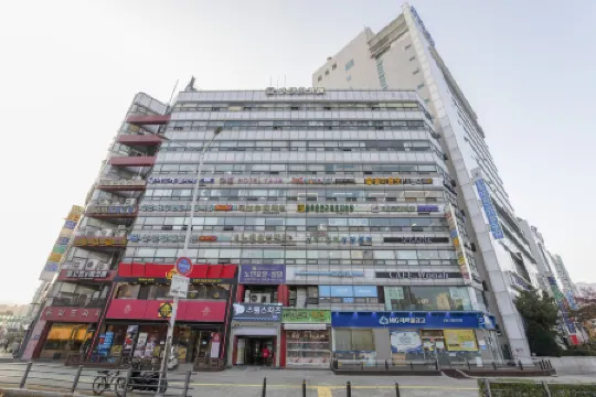 Sanbon Yaja Sanbon Station Отели рядом с достопримечательностью «Hansei University»