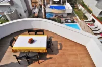 Villa Vanilla with Heated Pool - Airport Shuttle