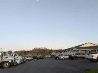 Rails Inn Hotels in Forsyth