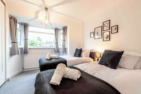 Cosy Home in Stoke on Trent Отели рядом с достопримечательностью «Florence House - Residential Care Home»