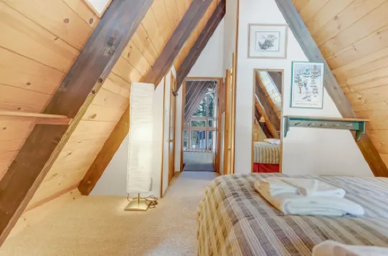 Vacation Home 216 3 Bedroom Home by RedAwning