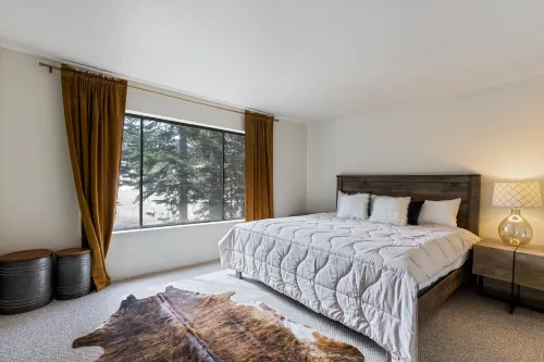 Luxurious 2 Bedroom Base Camp Condo - Steps from Kirkwood Village Condo - Apartments