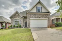 14 Mi to Augusta! Family Home w/ Pet-friendly Yard - Homestays