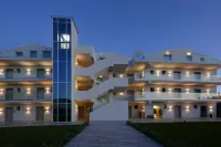 V Luxury Suites - 3-Star