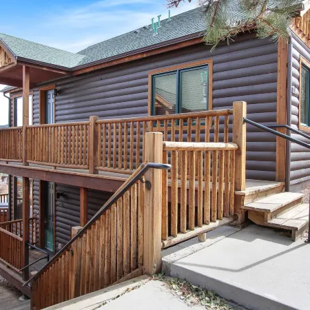 Chiefs Head Peak 21b 2 Bedroom Condo by RedAwning