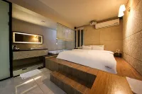 Gary Cooper Hotel