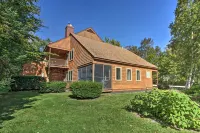 2-Story Townhouse - 1 Mi to Killington Ski Area! - balcony