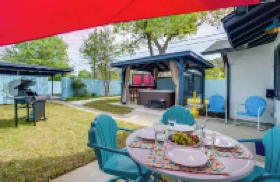 聖安東尼奧度假屋，配有私人熱水浴缸和燃氣燒烤爐