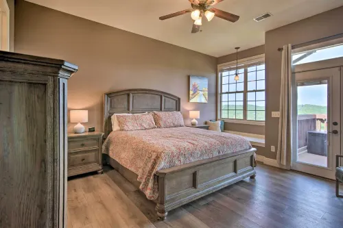 Luxe Mtn-View Condo in Branson w/ Hot Tub Access! - 3-Star