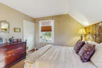 4BR House w/ Kitchen, Jetted Tub, Wifi + gas Grill - 3-Star